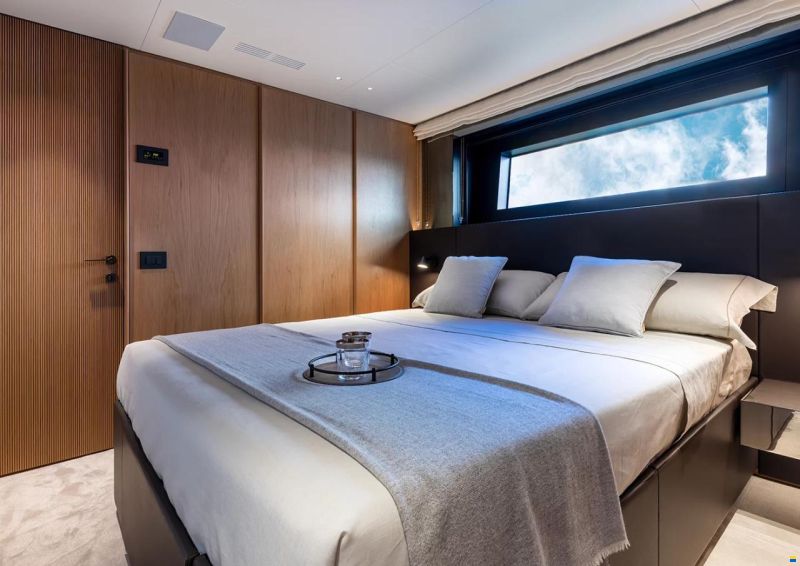 Benetti Oasis 34