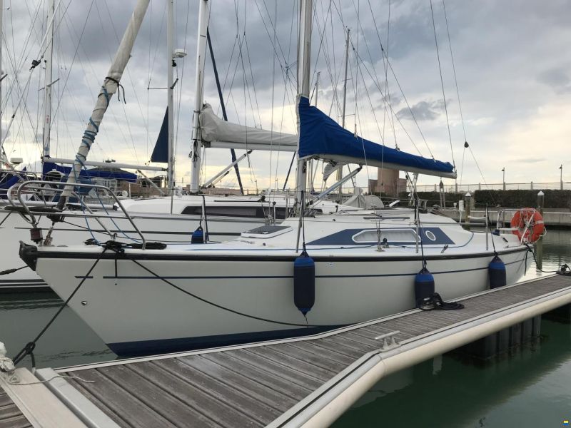 Dehler 28 image