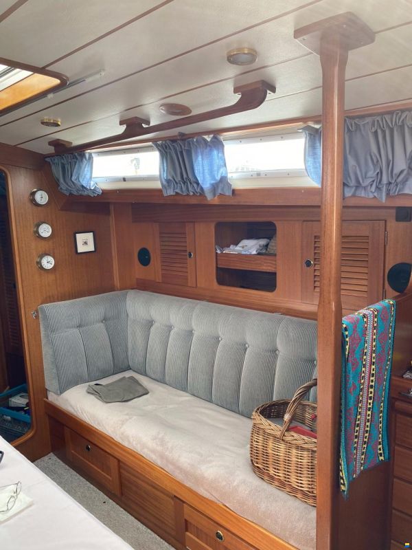 Hallberg-Rassy HR 42F