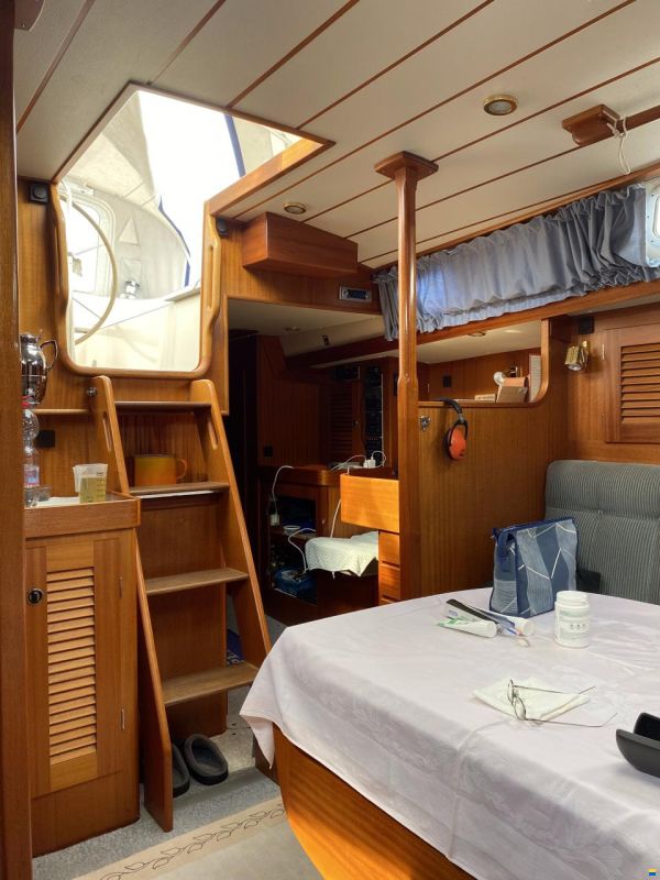Hallberg-Rassy HR 42F