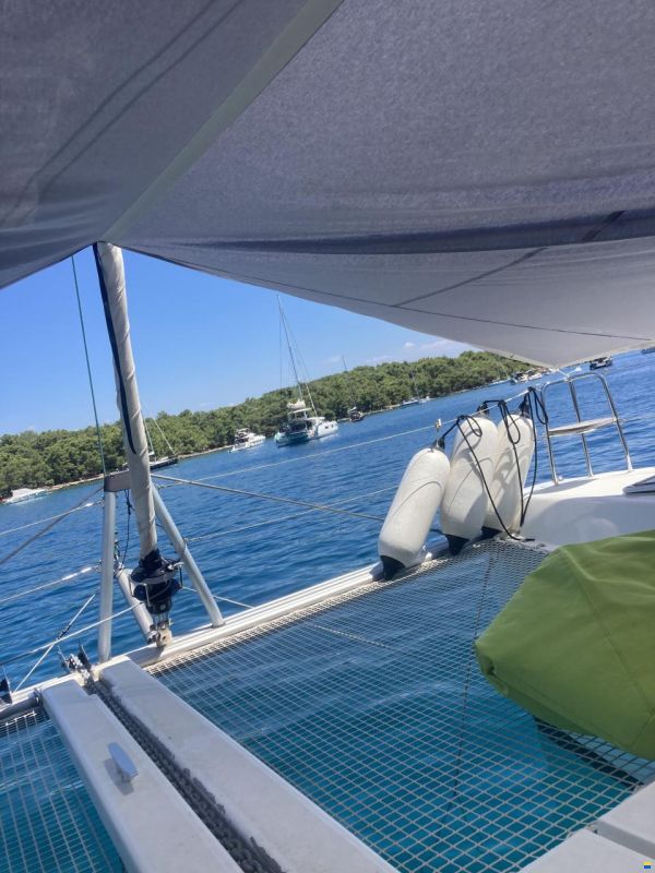 Lagoon 42