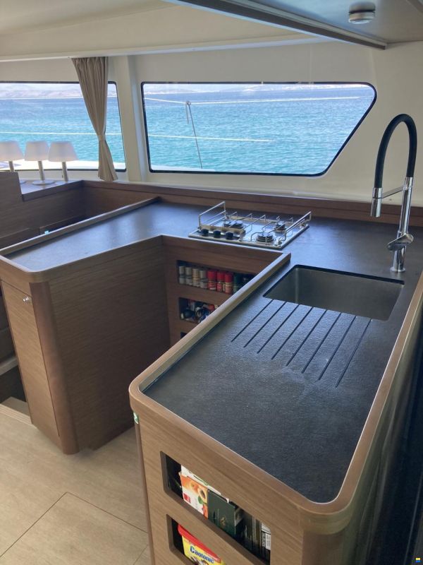 Lagoon 42