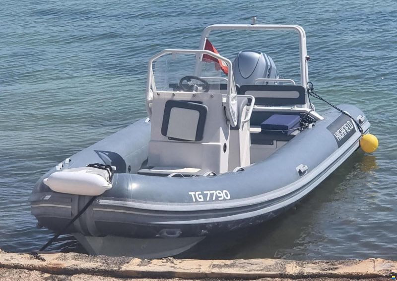 Custom 22m Catamaran