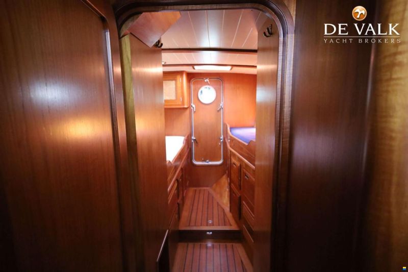 Robert Clark 64 Pilothouse