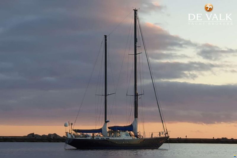 Robert Clark 64 Pilothouse