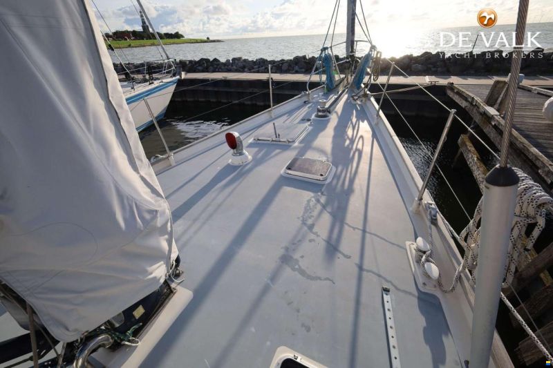 Robert Clark 64 Pilothouse
