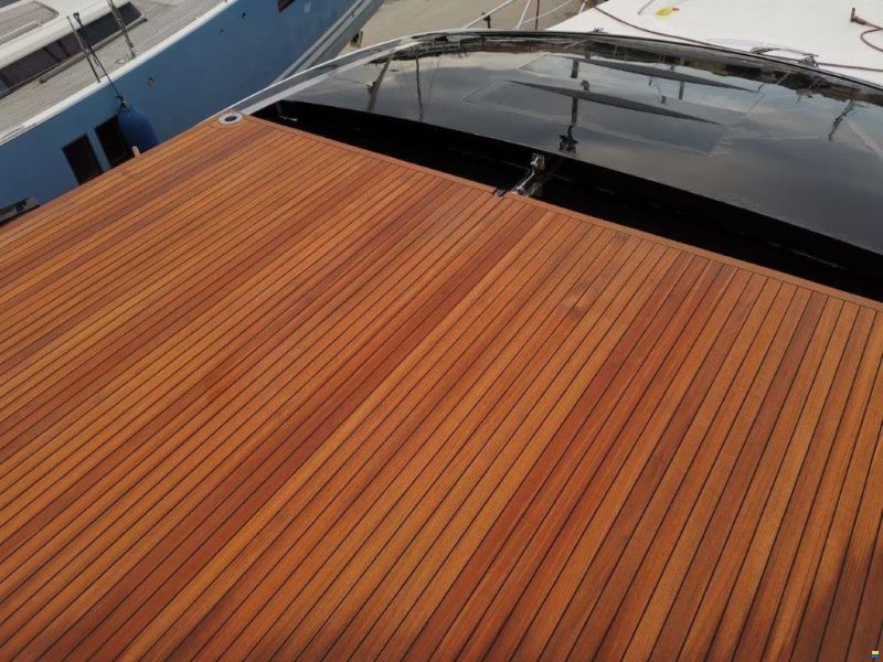 Sunseeker Predator 72