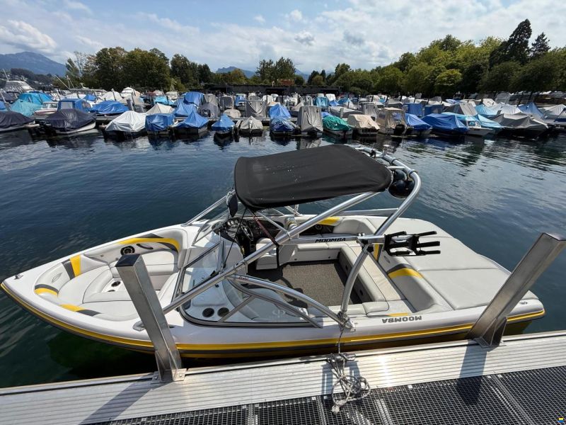 Moomba Outback V