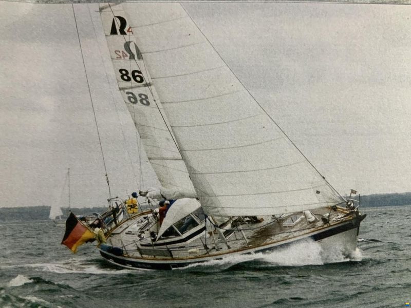 Hallberg-Rassy Hallberg Rassy 42 image