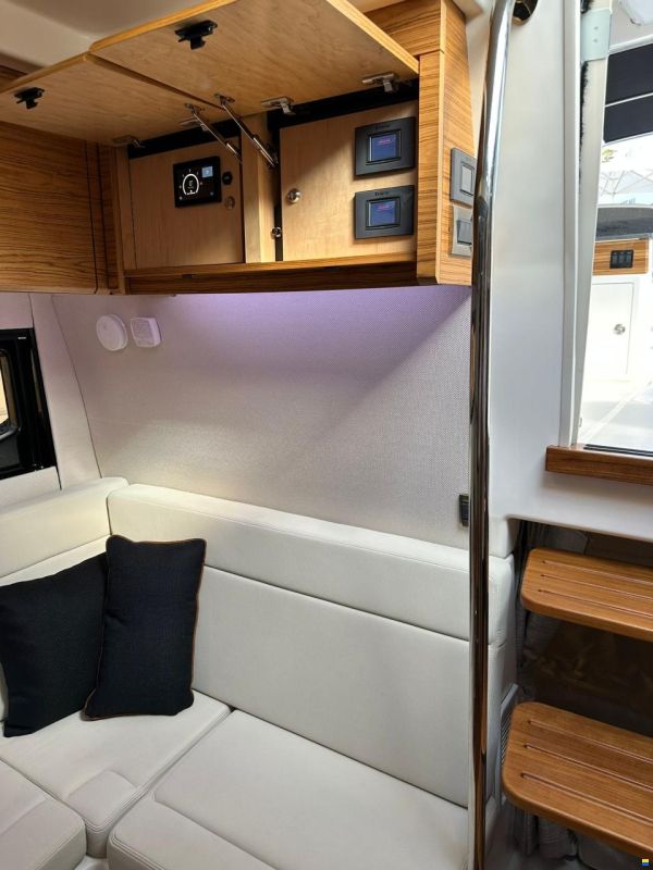 Boston Whaler 405 Conquest