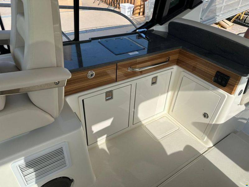 Boston Whaler 405 Conquest