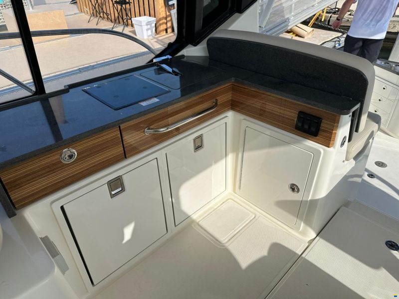 Boston Whaler 405 Conquest