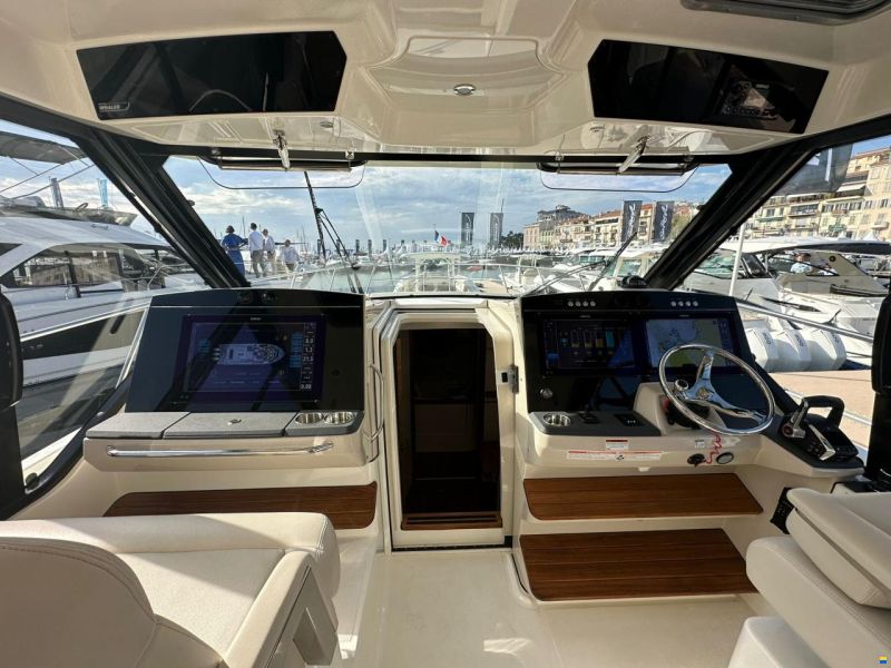 Boston Whaler 405 Conquest