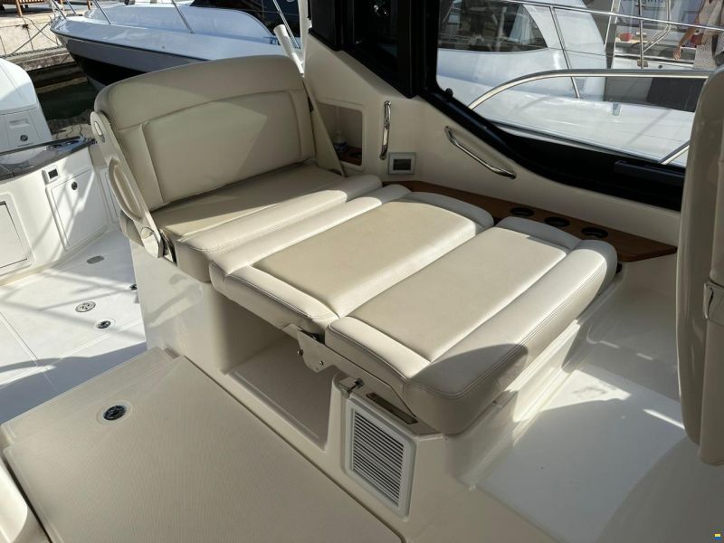 Boston Whaler 405 Conquest