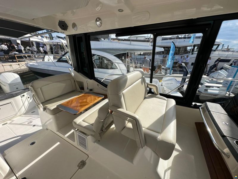 Boston Whaler 405 Conquest