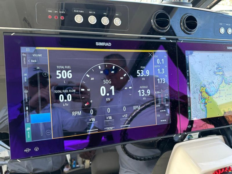 Boston Whaler 405 Conquest