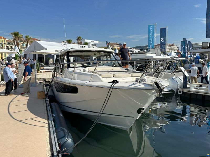 Boston Whaler 405 Conquest