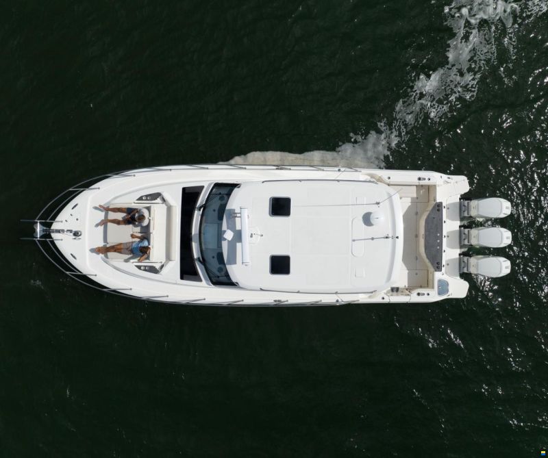 Boston Whaler 405 Conquest