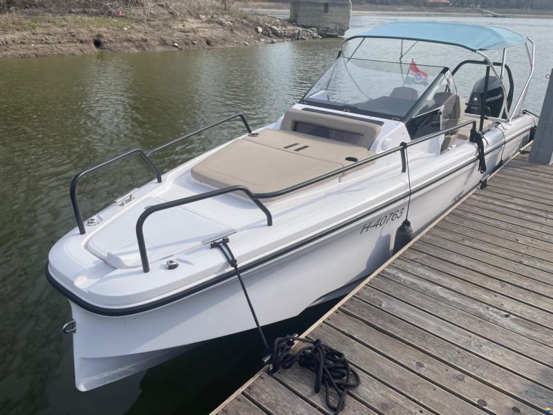 Axopar 25 Cross Bow