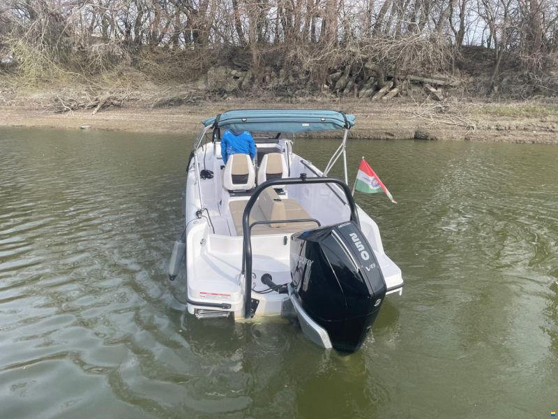 Axopar 25 Cross Bow