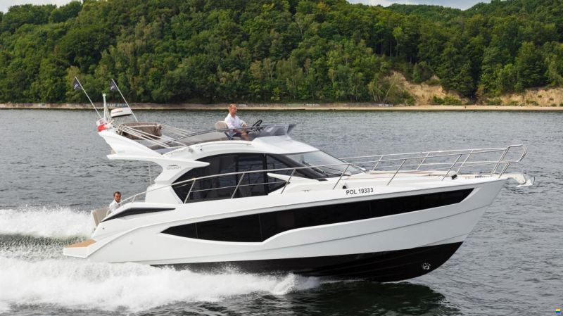 Galeon 360 FLY