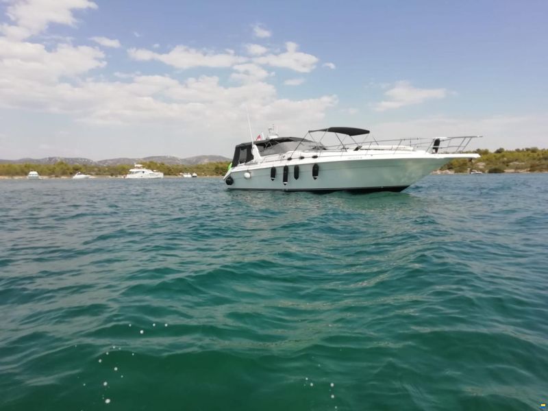 Sea Ray 440 SD