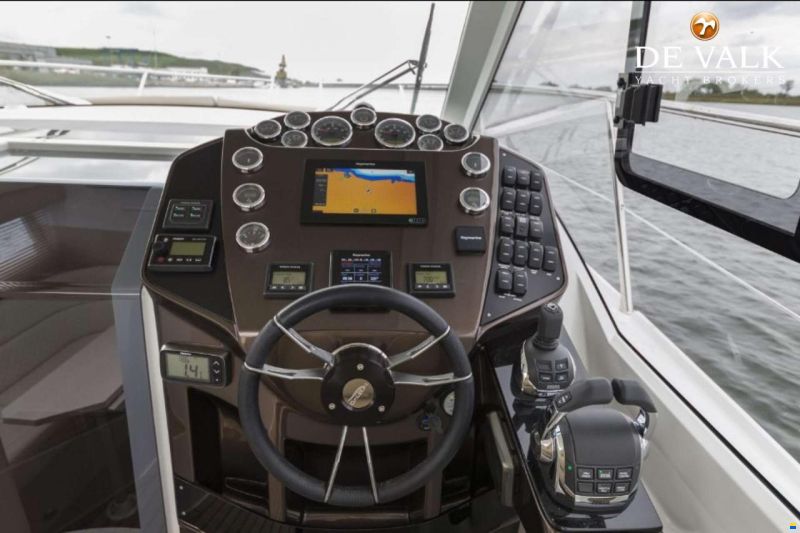 Galeon 335 HTS