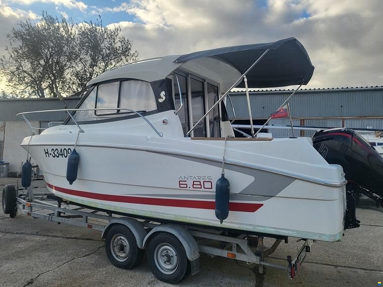 Beneteau Antares 6.8