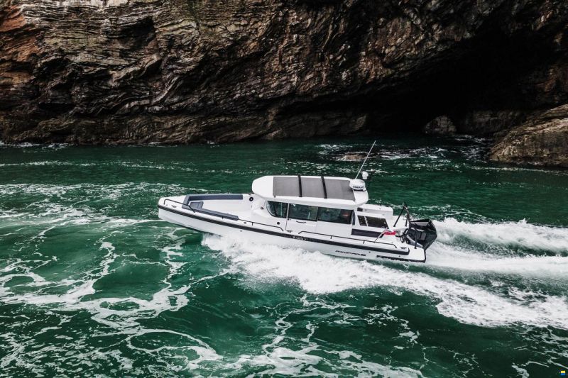Axopar 28 Cabin