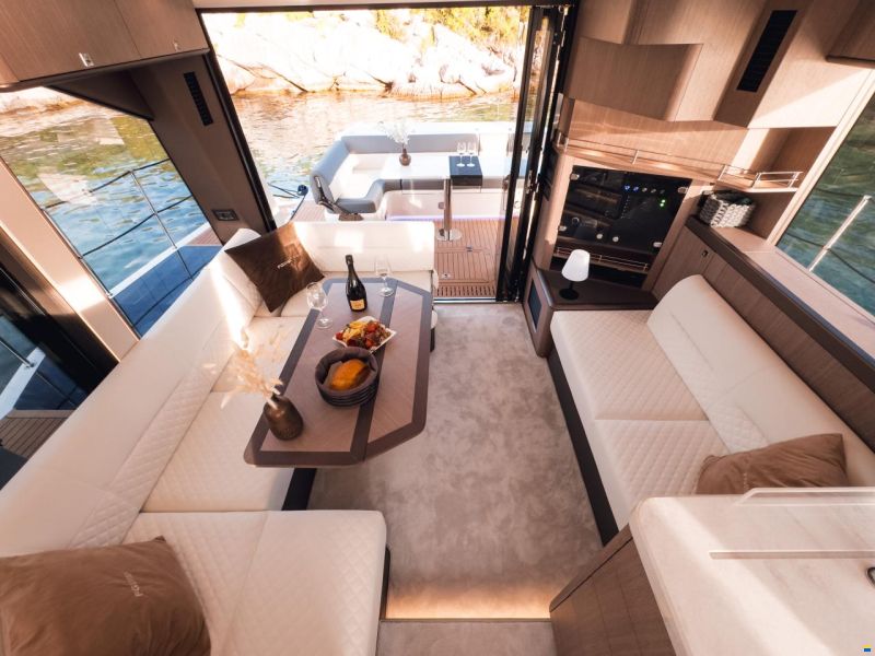 Galeon 440 Fly