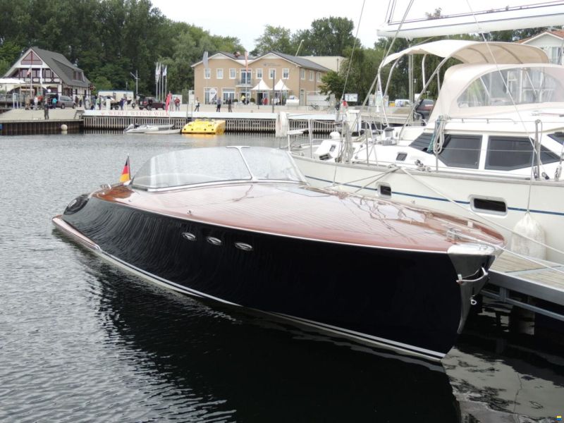 Classic Runabout