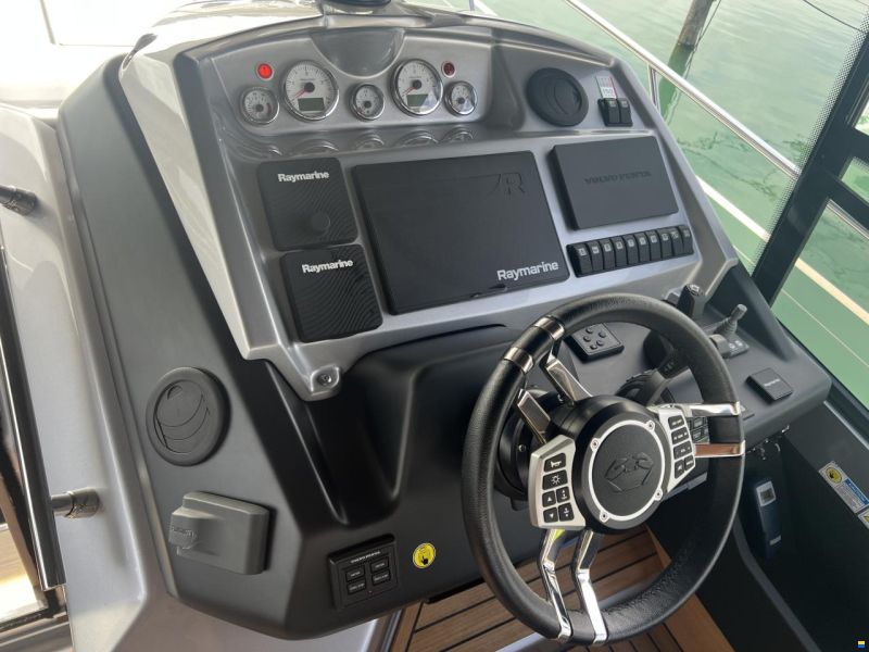 Cranchi M44 HT