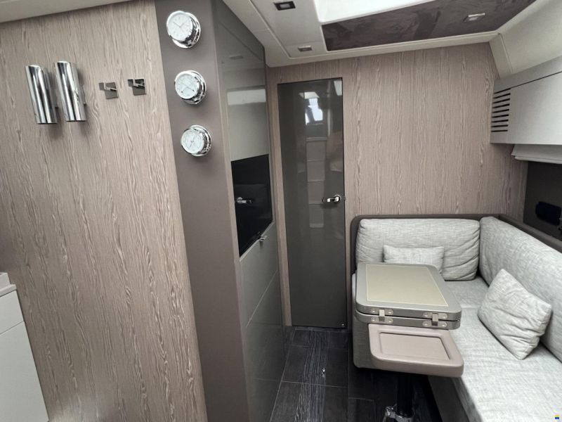 Cranchi M44 HT