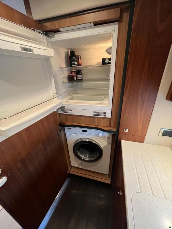 Sunseeker Predator 60