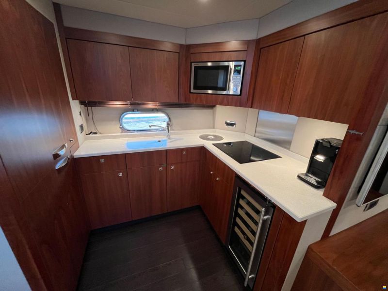 Sunseeker Predator 60