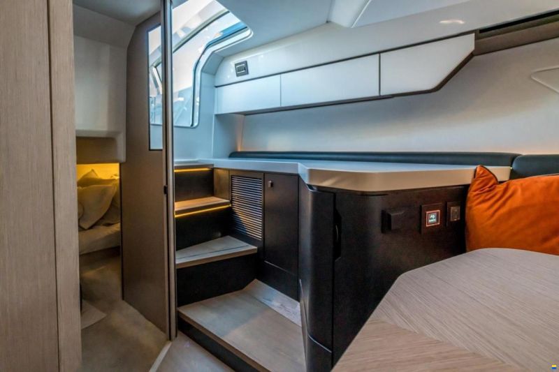 Fairline F//Line 33