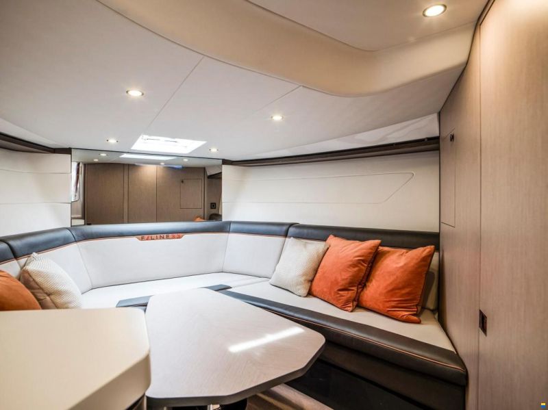 Fairline F//Line 33