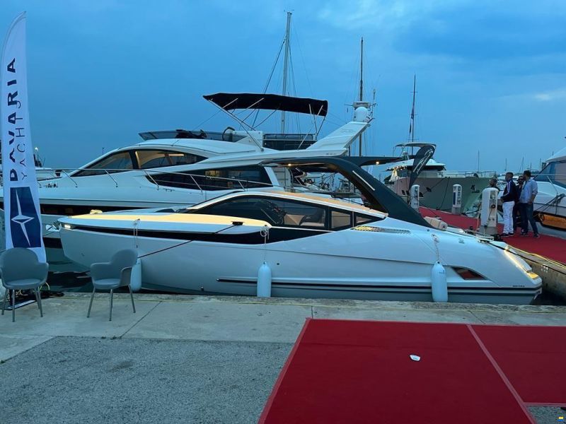 Fairline F//Line 33