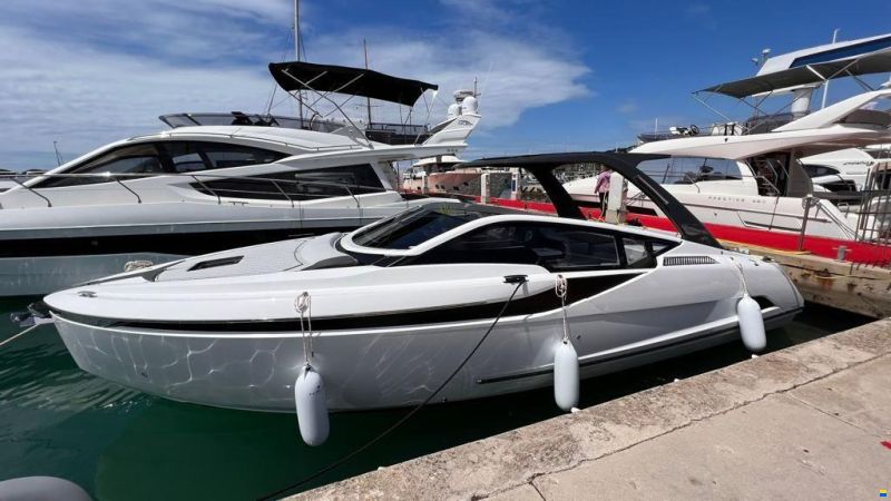 Fairline F//Line 33