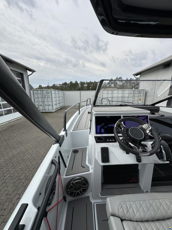 Brabus 300 Shadow - Multistorage