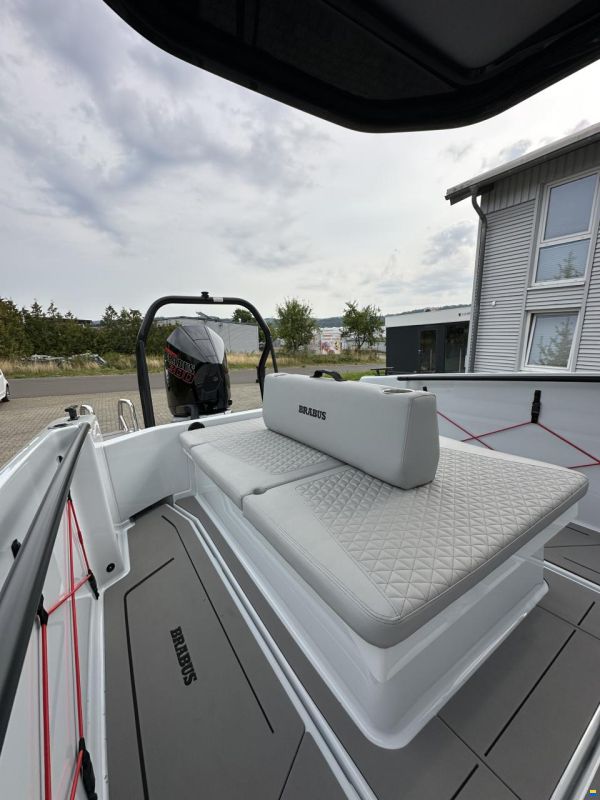 Brabus 300 Shadow - Multistorage