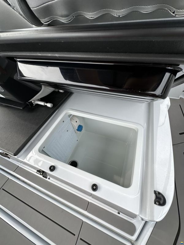 Brabus 300 Shadow - Multistorage