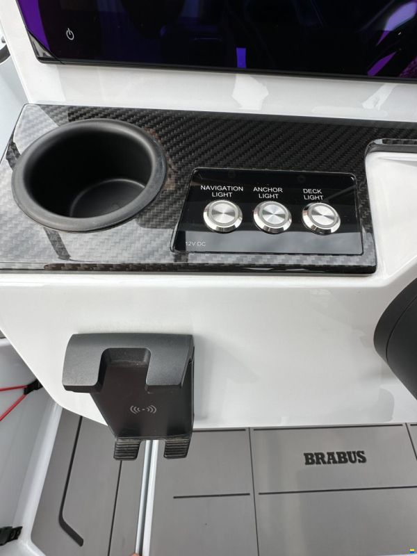 Brabus 300 Shadow - Multistorage