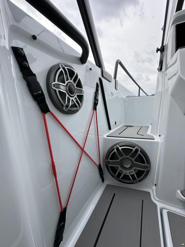 Brabus 300 Shadow - Multistorage