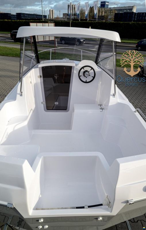 Quercus 480 Pilothouse