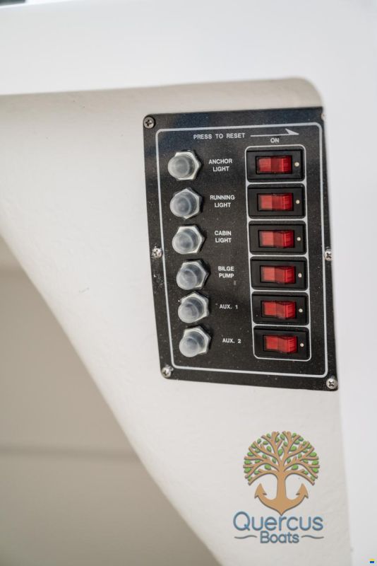 Quercus 480 Pilothouse
