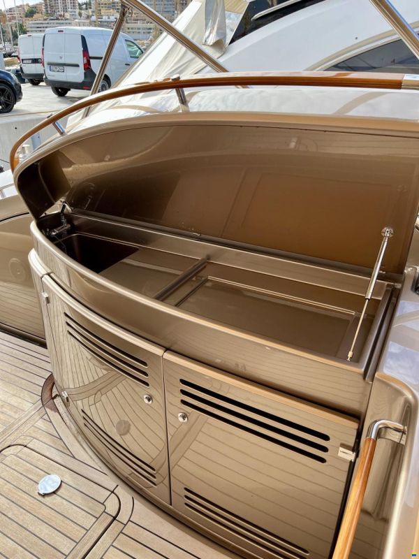 Riva LE 52