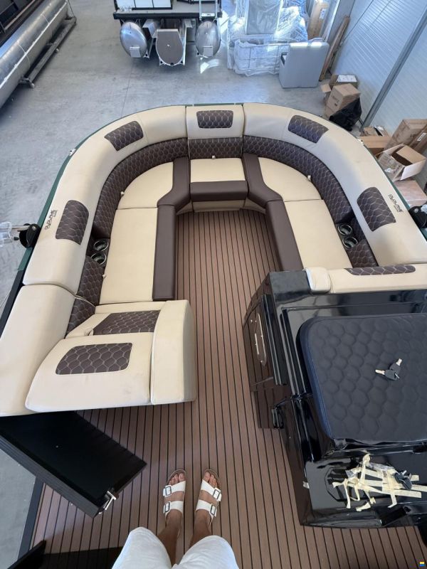 Old Lake Marine ST25 Pontoon Tritoon Mercury F150 and t