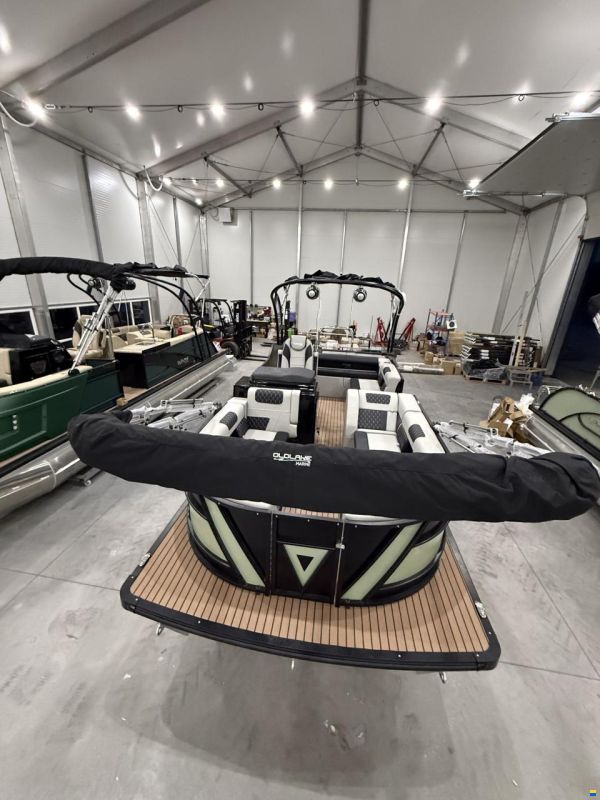 Old Lake Marine LS23 Pontoon Tritoon Mercury F150 and t