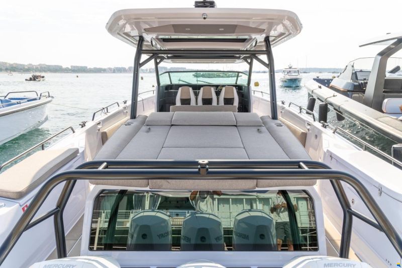 Axopar Yachts 45 Sun-Top